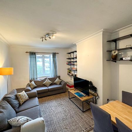 ヘンドン2 Bed Flat - Short Walk From Brent Cross Stationアパートメント エクステリア 写真