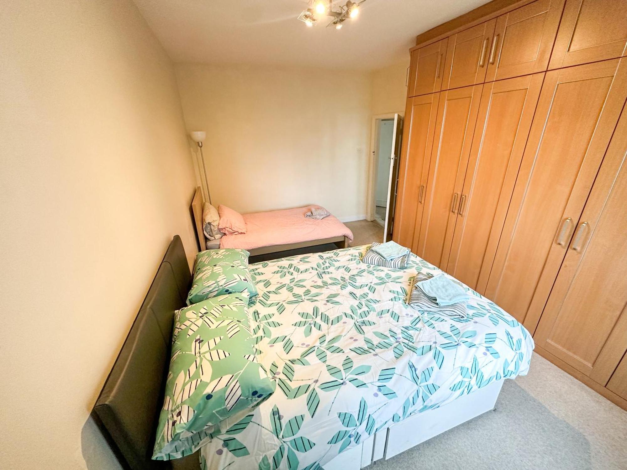 ヘンドン2 Bed Flat - Short Walk From Brent Cross Stationアパートメント エクステリア 写真